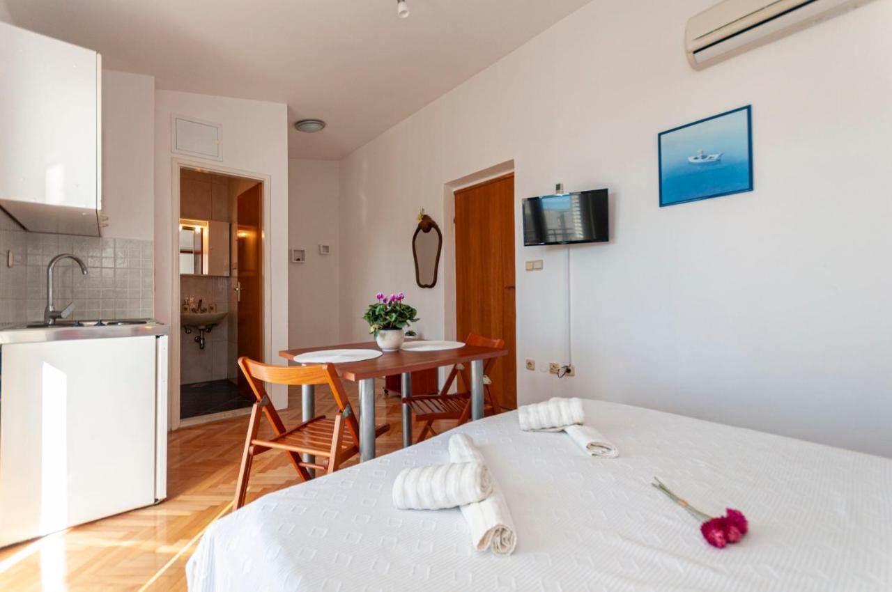Apartments And Rooms Nikola Omiš Exteriér fotografie