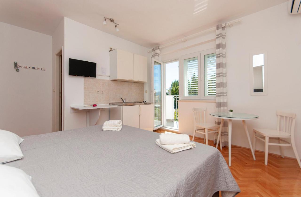 Apartments And Rooms Nikola Omiš Exteriér fotografie
