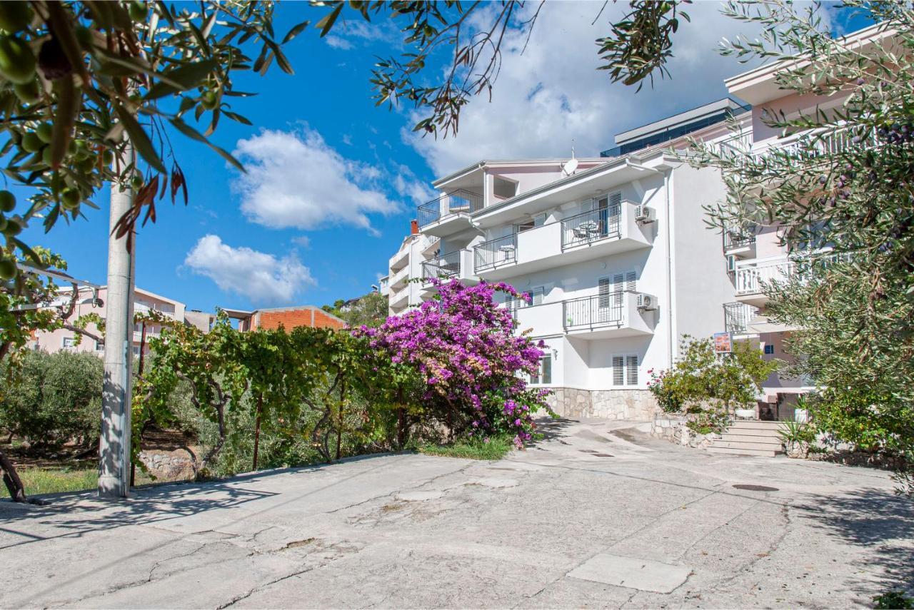 Apartments And Rooms Nikola Omiš Exteriér fotografie