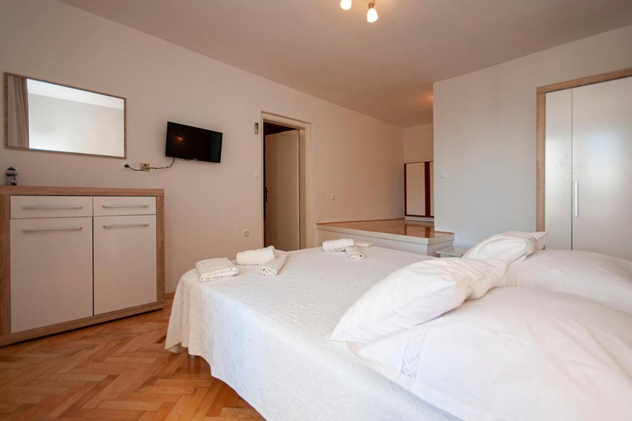 Apartments And Rooms Nikola Omiš Exteriér fotografie