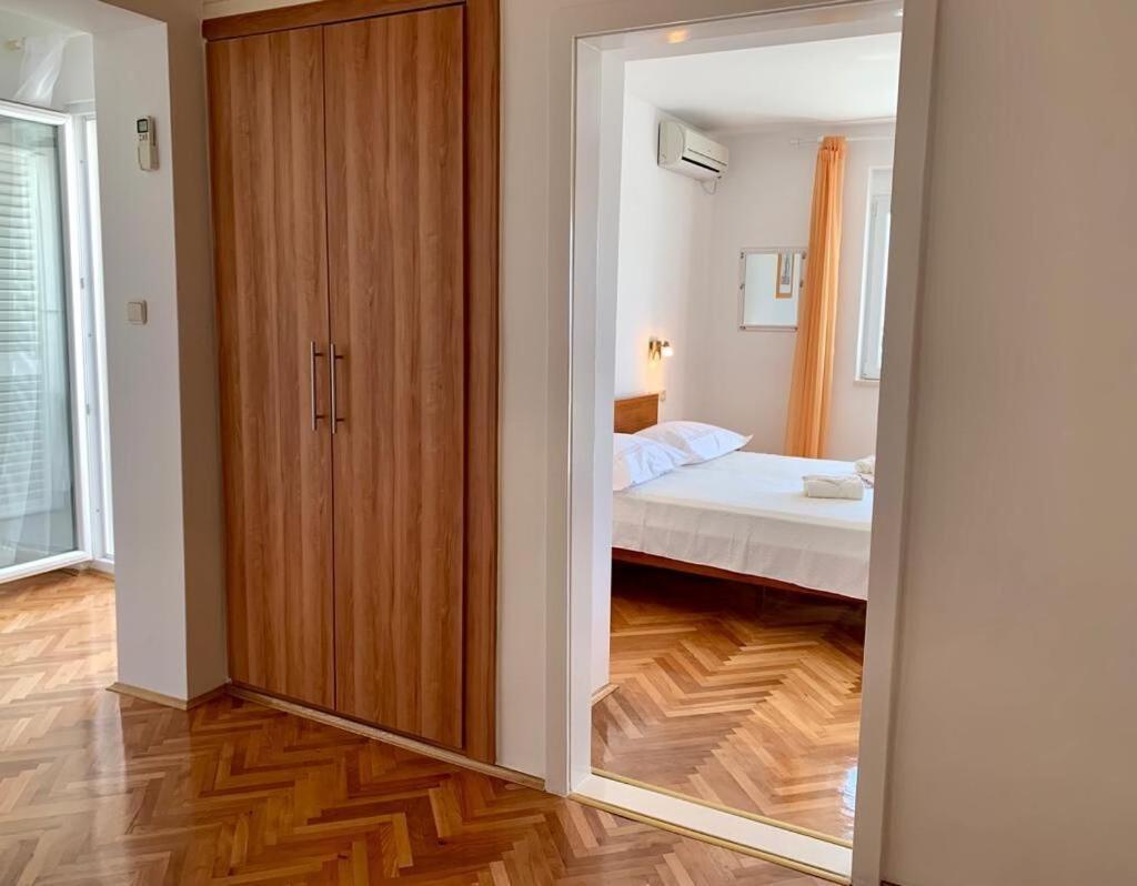 Apartments And Rooms Nikola Omiš Exteriér fotografie